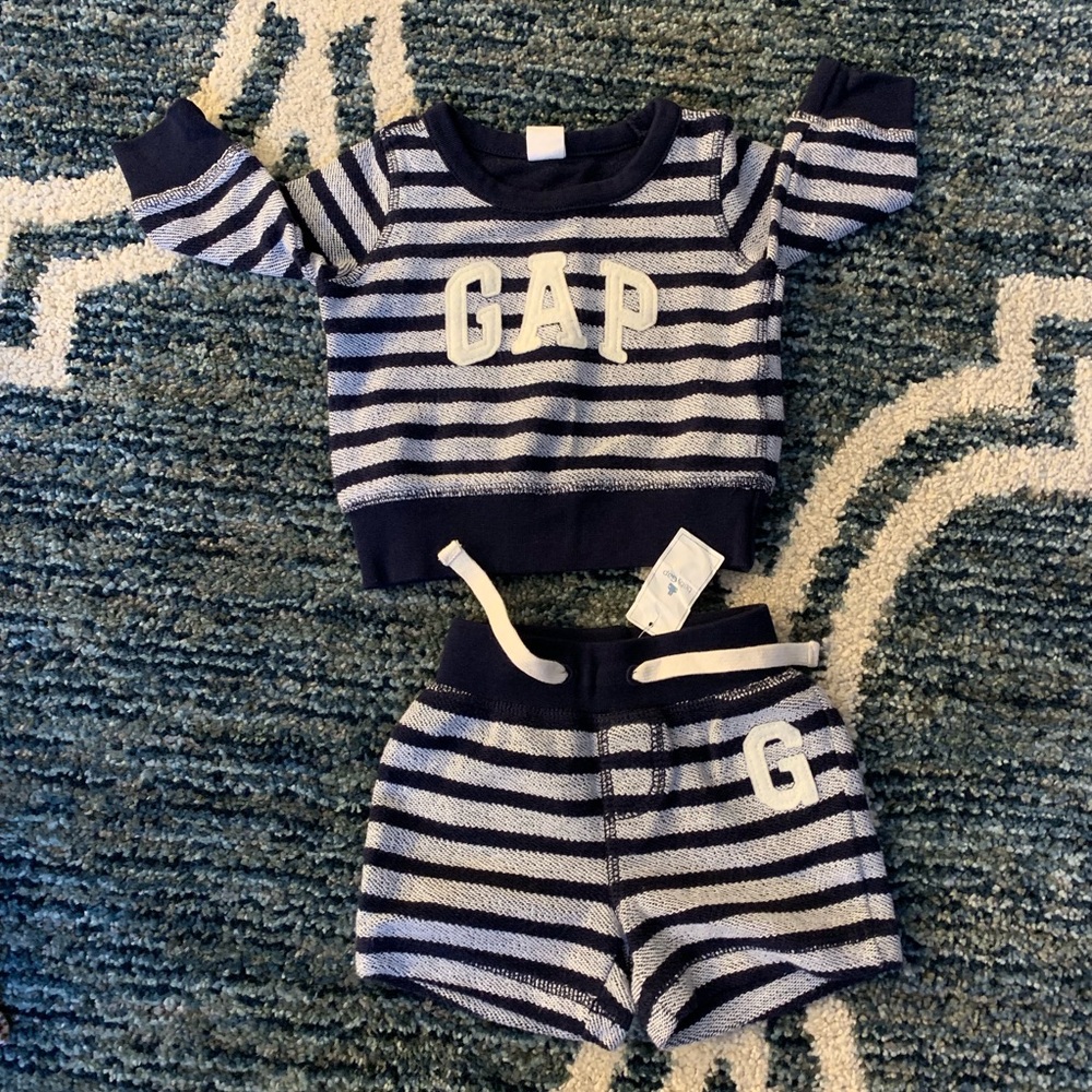 NWT Gap Outfit 3-6 months